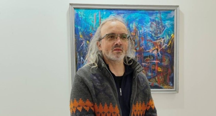 „ОД УТОПИЈА ДО ЕНТРОПИЈА 83/26“ – ИЗЛОЖБА НА ЗЛАТКО КРСТЕСКИ ОТВОРЕНА ВО ПРИЛЕП