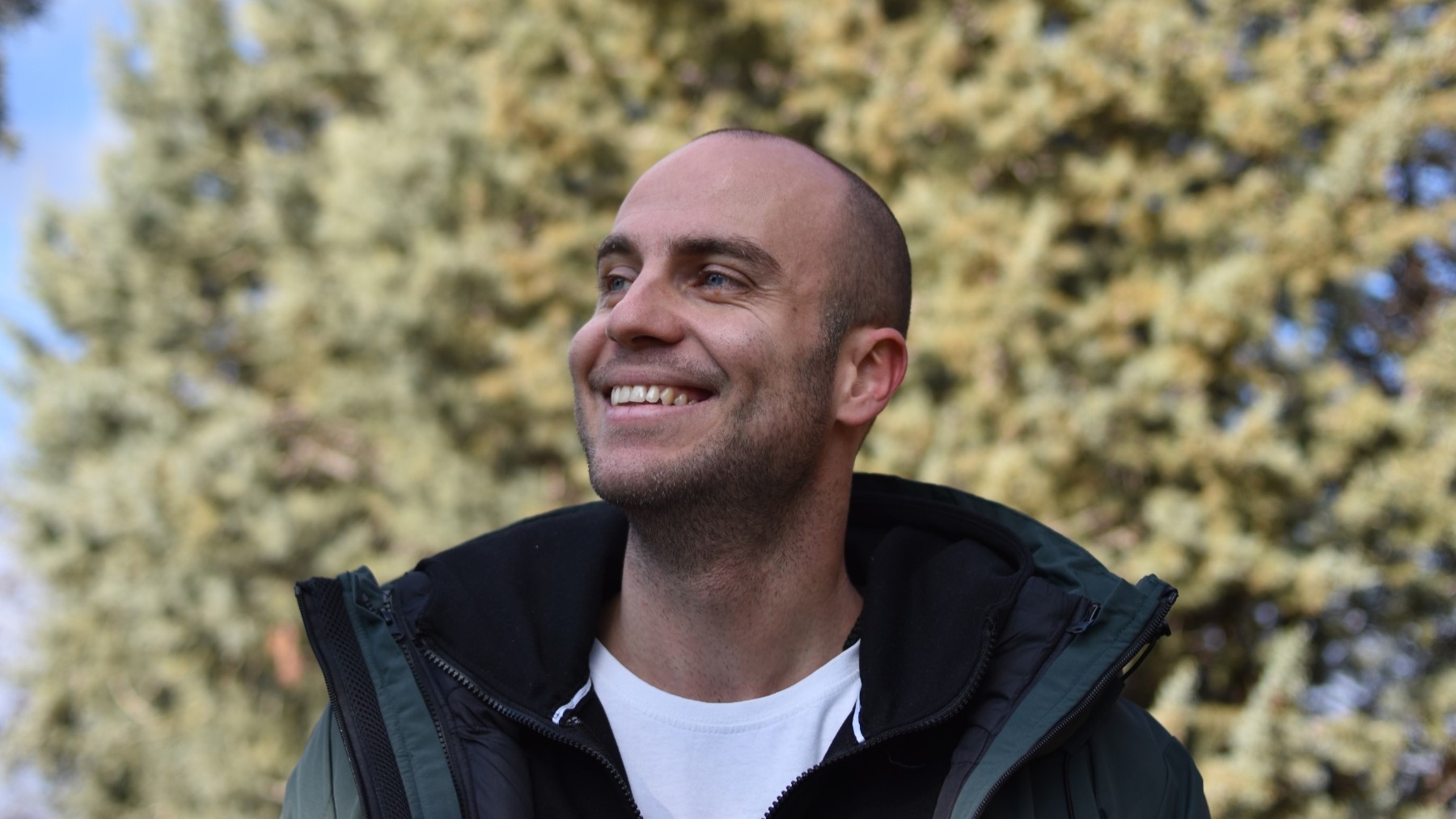 ИЛИЈА ВОЛЧЕСКИ – УМЕТНИК НА ДВЕ СЦЕНИ: ТЕАТАРОТ КАКО ЖИВОТ, МУЗИКАТА КАКО ЧУВСТВО